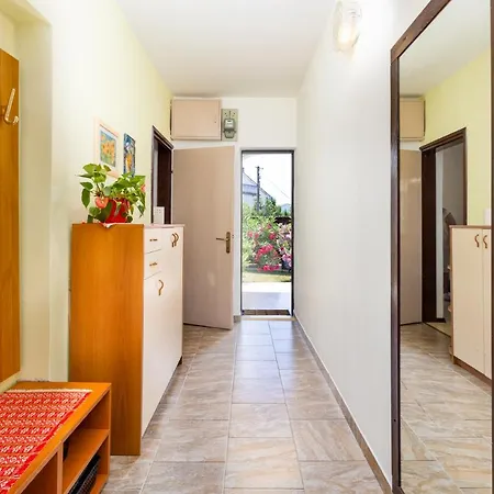 Apartment Kovac Malinska